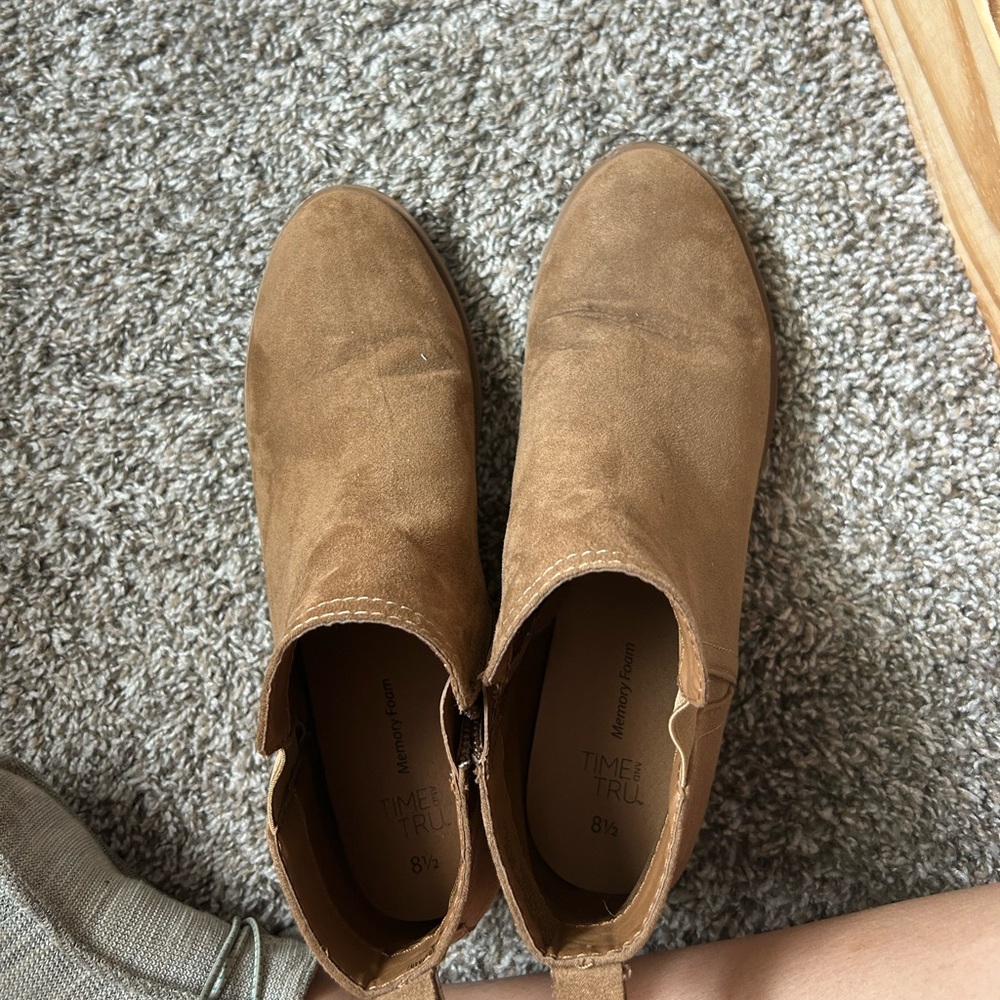 boots - Picture 2 of 3
